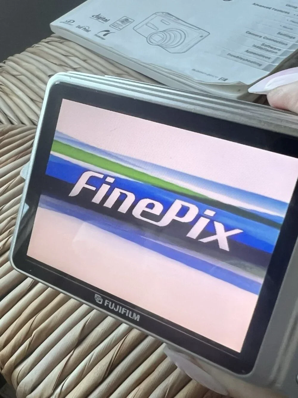 Fujifilm FinePix F650 Digital Camera W 2 Batteries -Cords -Charger -Manual -Box
